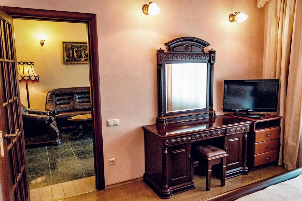 Veles Hotel Fontanka Esterno foto