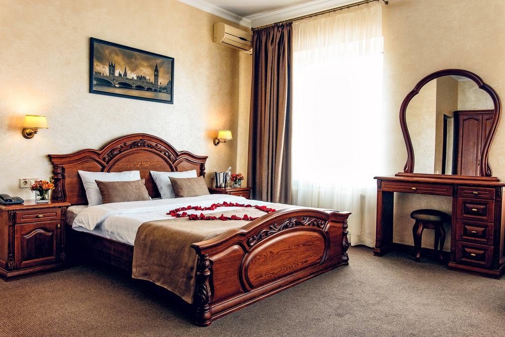 Veles Hotel Fontanka Esterno foto